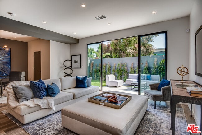 Building Photo - 13028 Calvert St