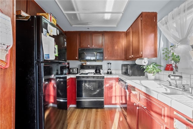 Photo - 8800 Burnet Ave