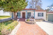 Photo - 1454 Pacific St
