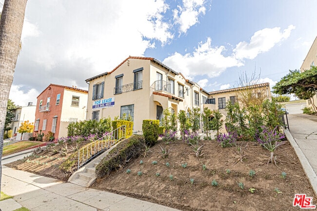 Building Photo - 1156 Bronson Ave Rental