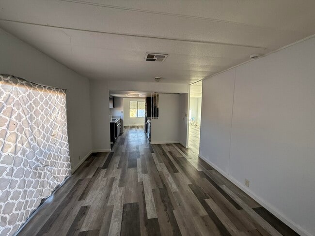 Photo - 64180 Thomas Ave