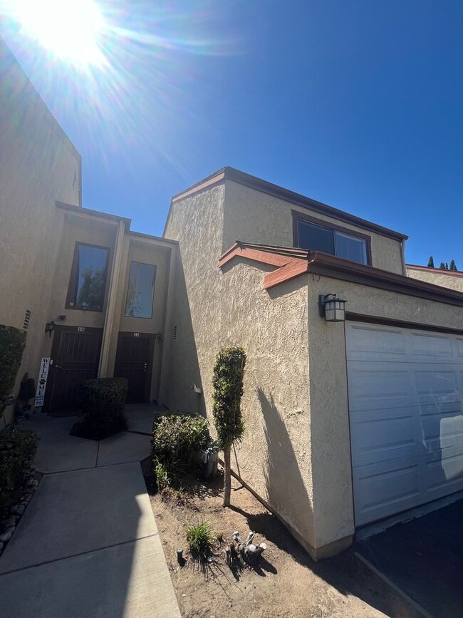Building Photo - 555 S Azusa Ave