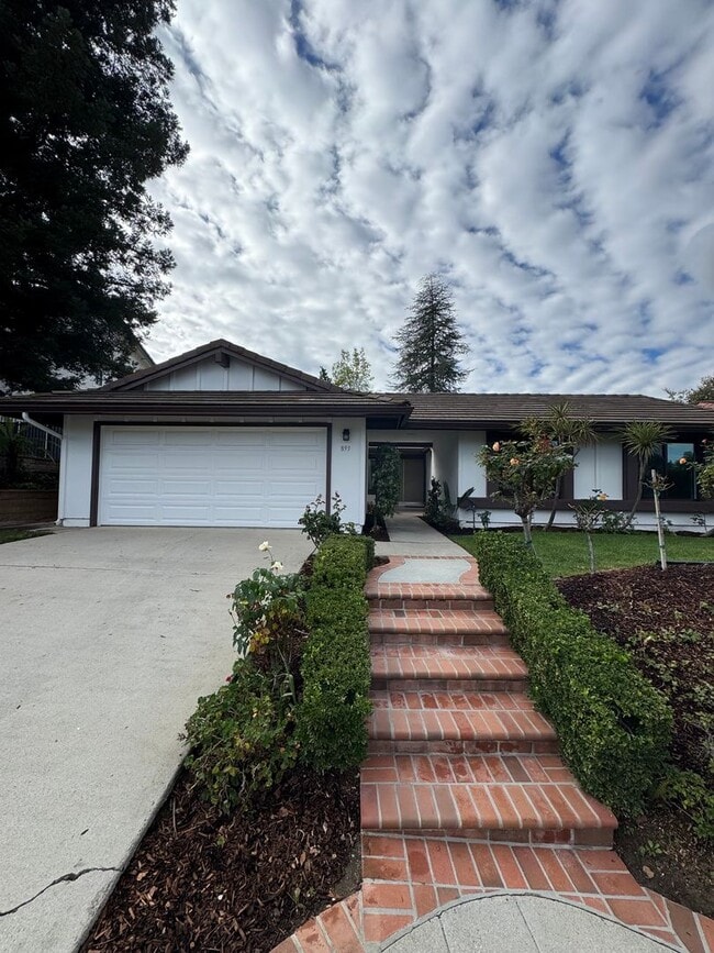 Building Photo - Renovated Home with Modern Comfort and Spacious Living