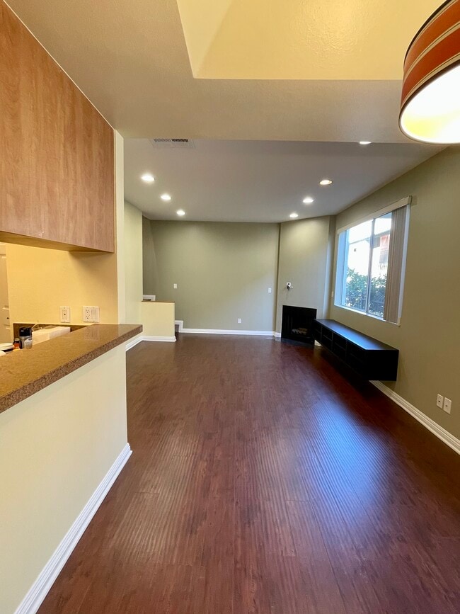 Photo - 812 N Hudson Ave