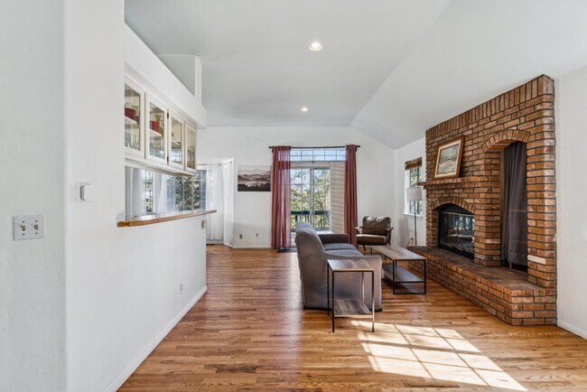 Photo - 1219 Scenic Way