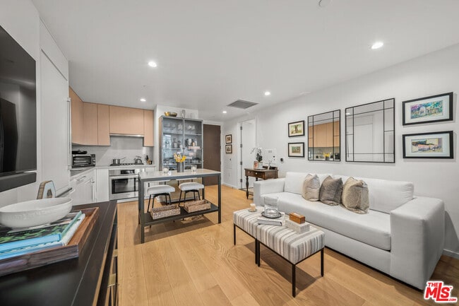 Photo - 877 Francisco St Unit 1715