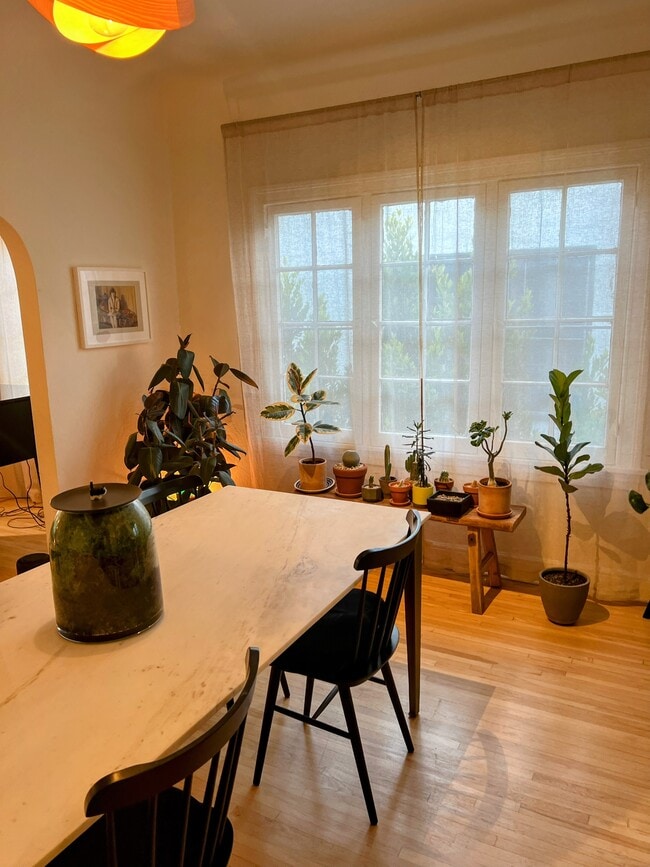 Photo - 453 N Orange Grove Ave Unit 455.5