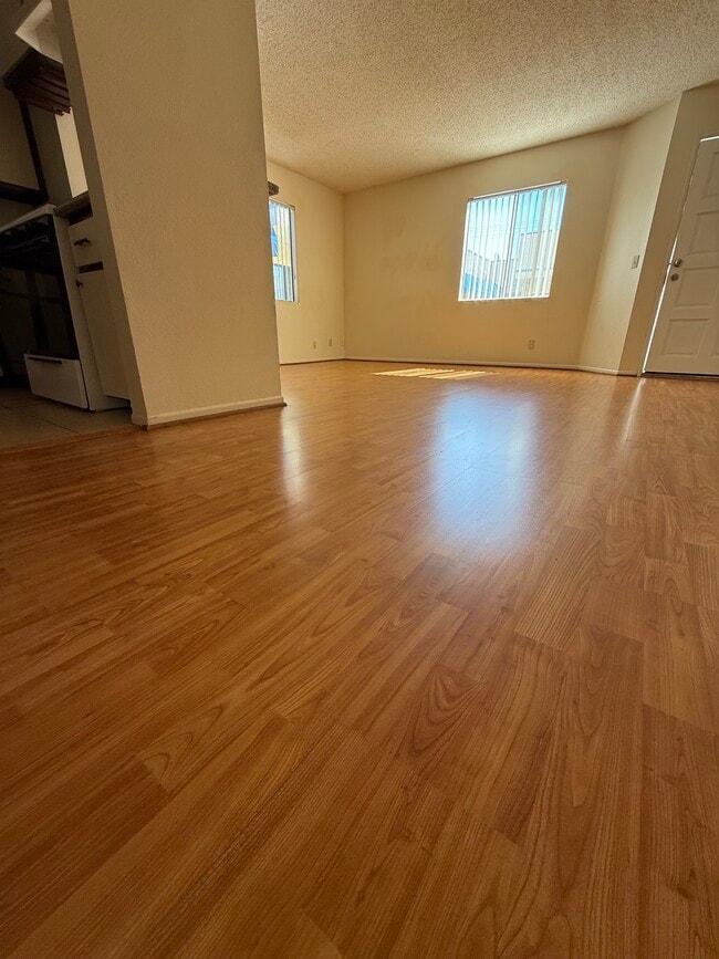 Photo - 235 N Verdugo Rd
