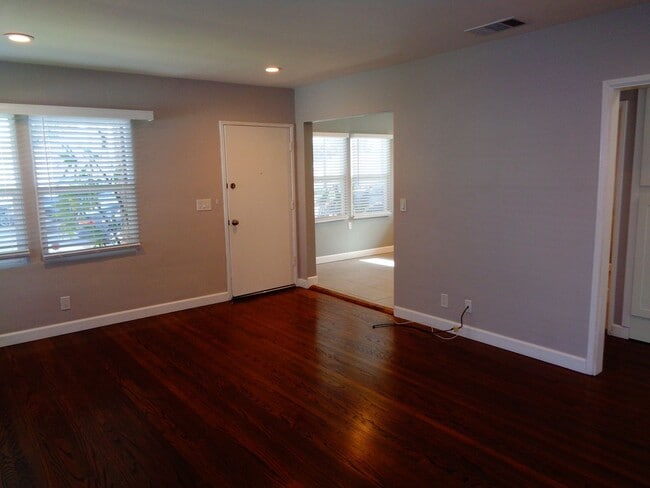 Photo - 2 Bedroom 1 Bath Ground Floor Apartment fo...