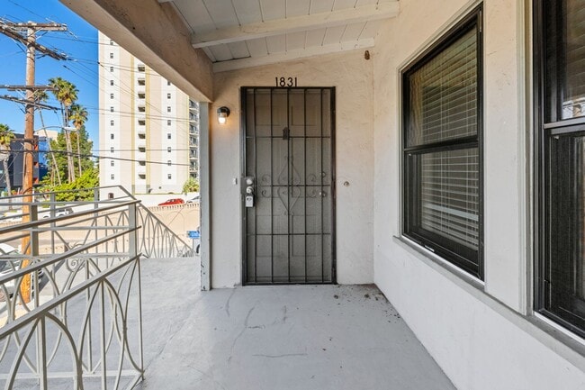 Building Photo - HILLCREST GREAT RENOVATED ONE BEDROOM APARTMENT. Unit 1831