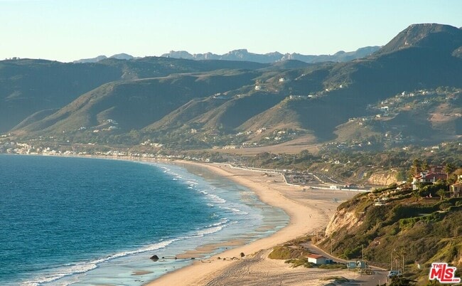 Building Photo - 6450 Lunita Rd