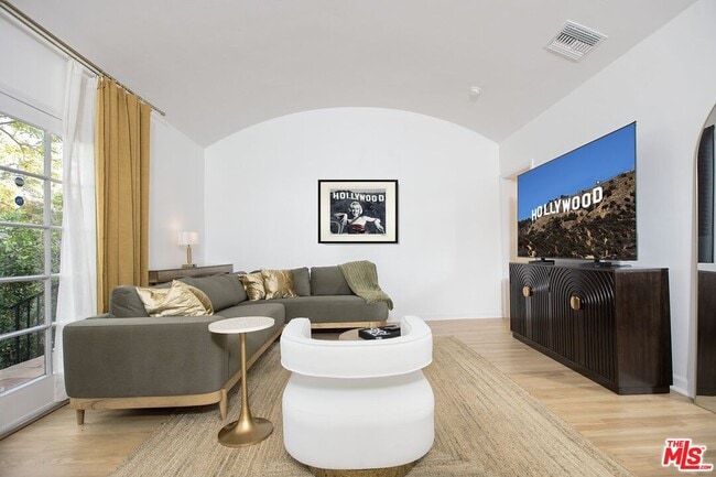 Photo - 953 N Martel Ave