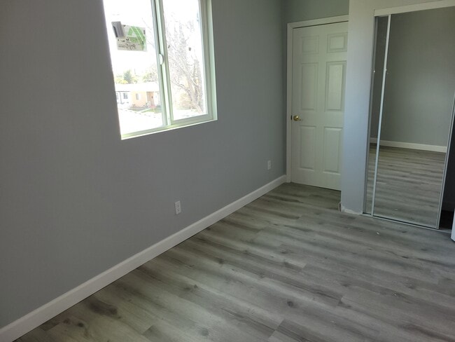 Photo - 17451 Martha St
