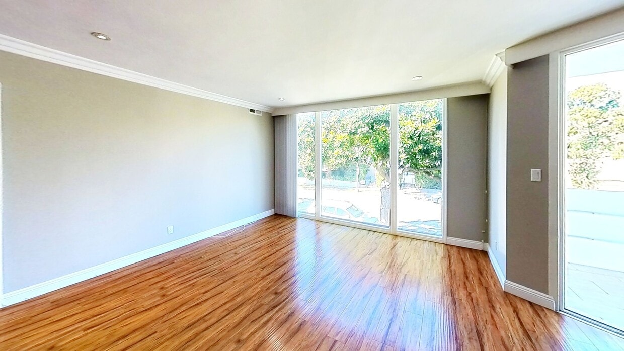 3D Tour - 248 S Doheny Dr Unit 3