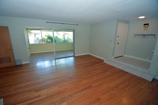 Photo - 370 Cliff Dr Unit 8