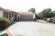 Photo - 15040 Valerio St