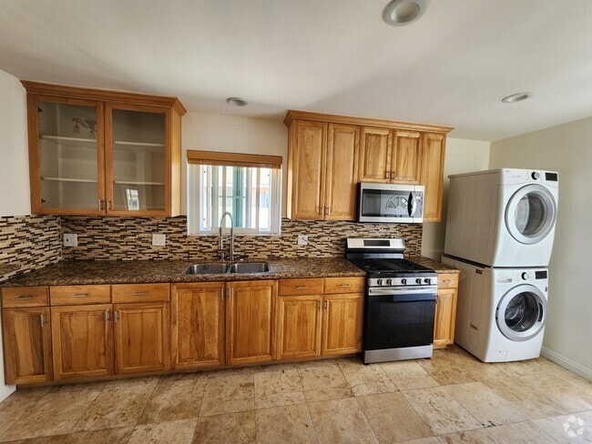 Building Photo - 10301 Arminta St Rental