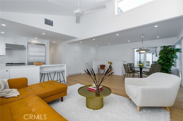 Photo - 710 Heliotrope Ave