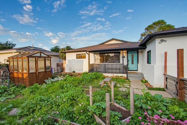 Building Photo - 1418 Marshall St