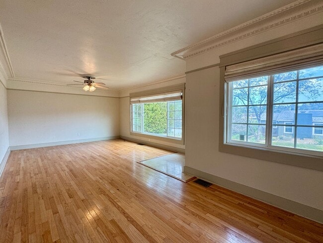 Photo - 8829 Greenview Pl