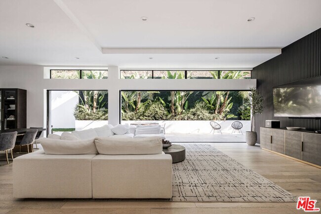 Photo - 2048 N Beverly Dr