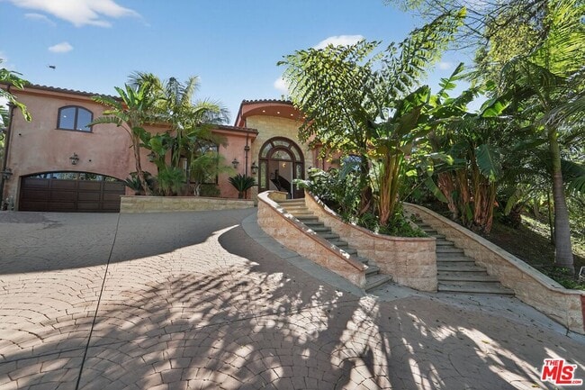 Photo - 4536 Vanalden Ave