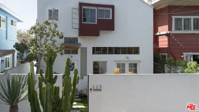 Photo - 229 San Juan Ave