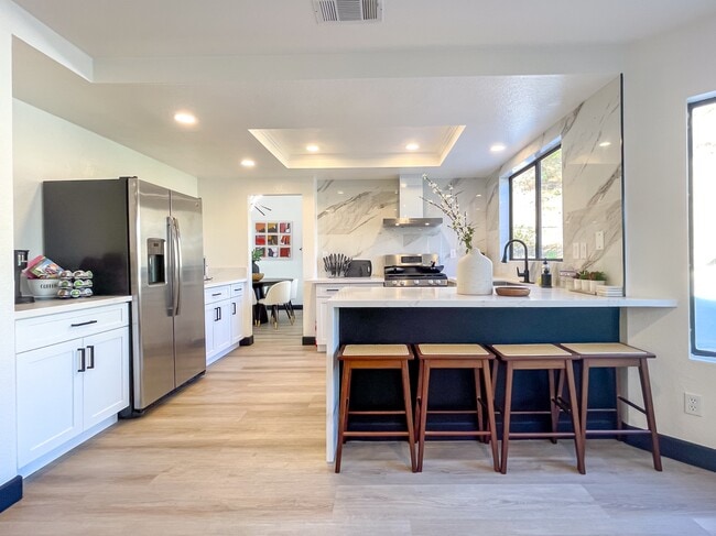 Photo - 800 Coldstream Ct