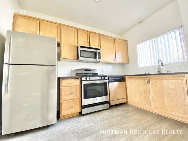 Photo - 251 Robinson St Unit 108