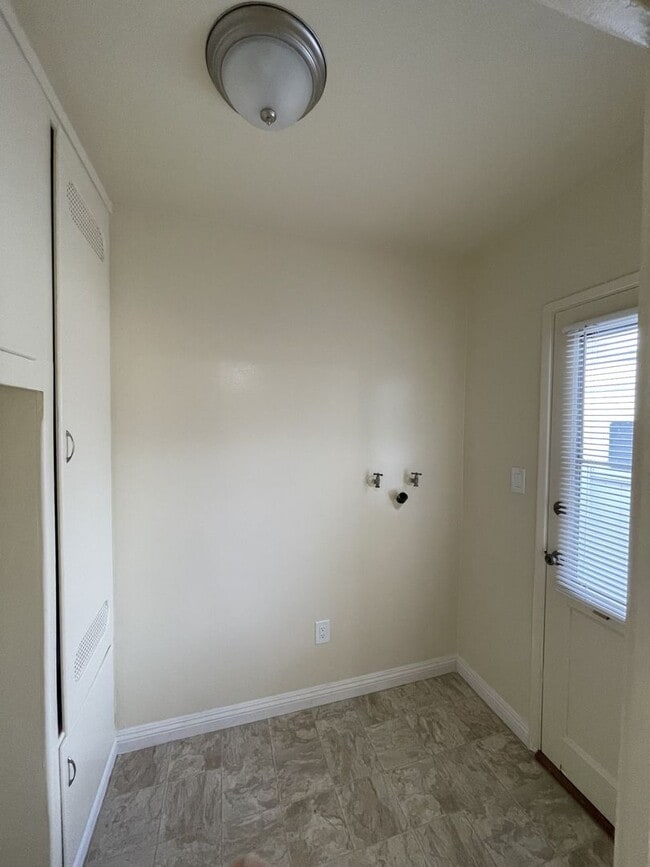 Photo - 570-574 W. 18th Street Unit 572