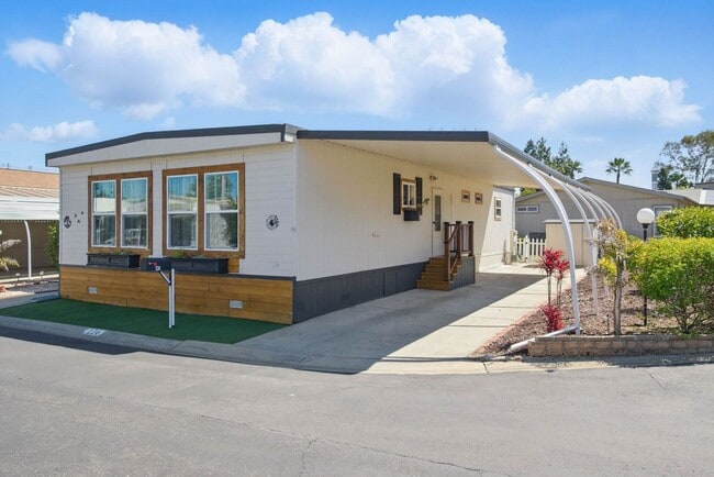 Highly Desirable Double Wide 55+ Home in R... - Highly Desirable Double Wide 55+ Home in R...