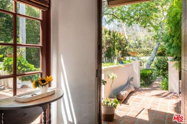 Photo - 344 Entrada Dr