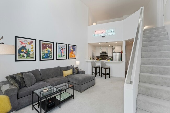 Photo - 565 Esplanade Unit 413