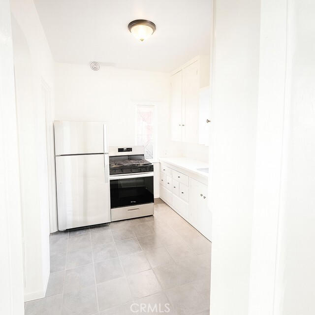 Photo - 1527 E 3rd St Unit 1531