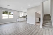 Photo - 13859 Valerio St