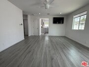 Photo - 18601 Hiawatha St