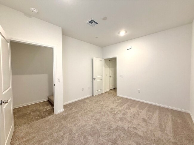 Photo - 26865 Millerton St