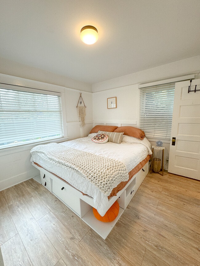 Photo - 575 Grand Blvd