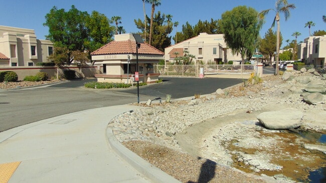 Building Photo - 35200 Cathedral Canyon Dr Unit Canyon Shores