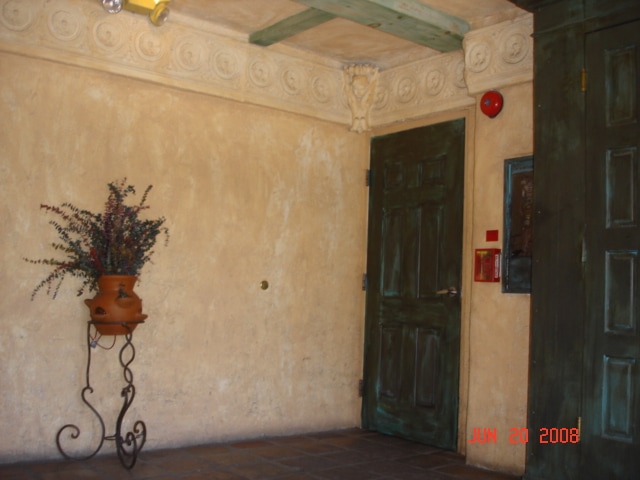 Photo - 1460 N Mansfield Ave Unit 101