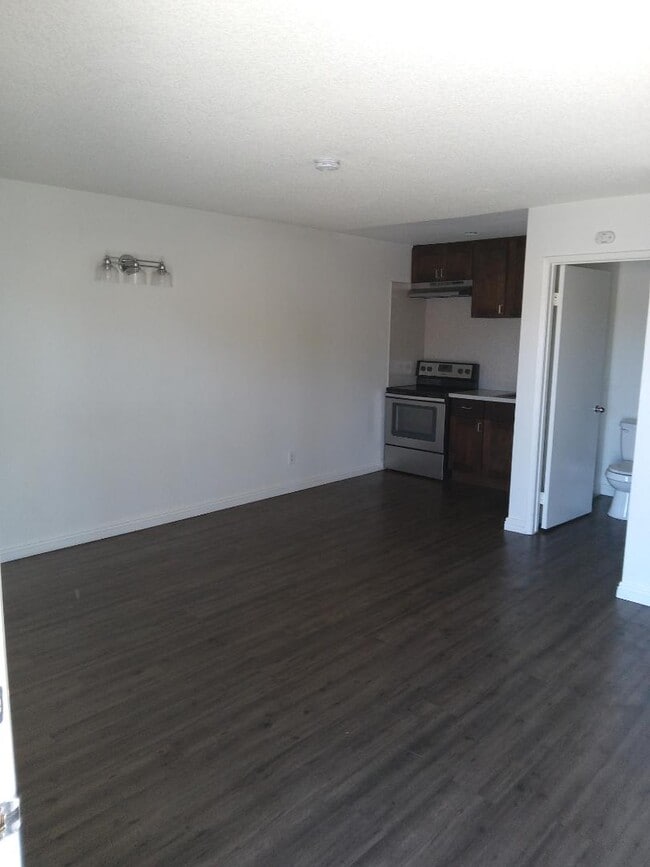 Photo - 3855 Stobbs Way