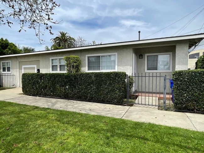 Building Photo - 241 E 8th St