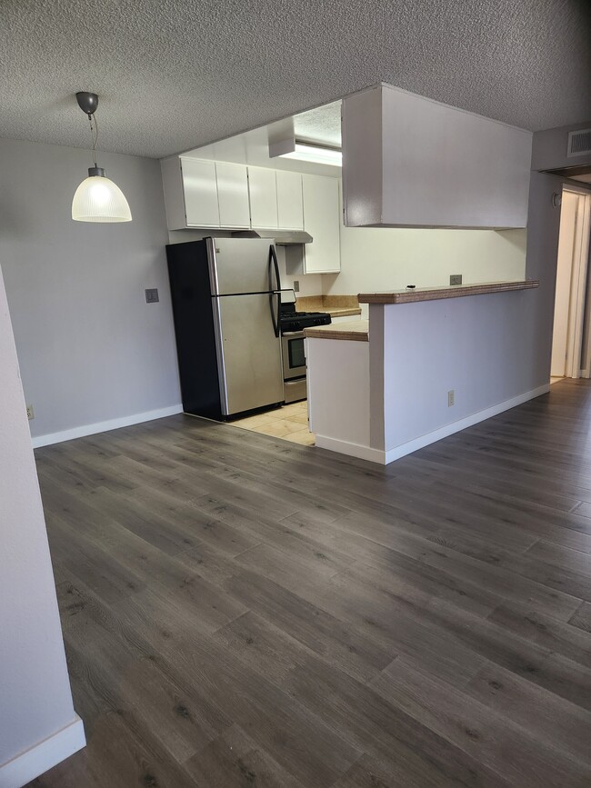Photo - 755 N Sweetzer Ave