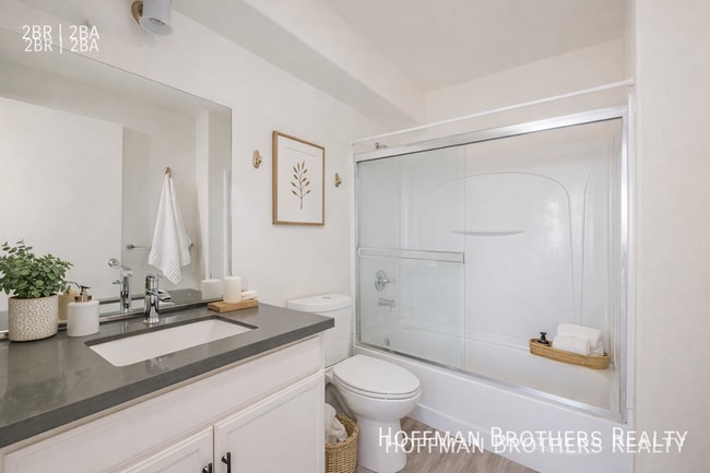 Photo - 251 Robinson St Unit 107