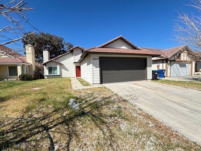 Building Photo - Single Story Palmdale Home