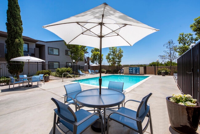 Photo - Cranford Court Apts