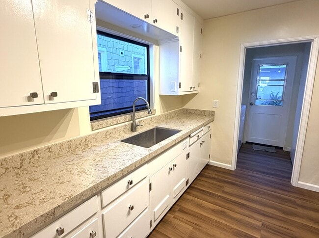 Photo - 21 59th Pl