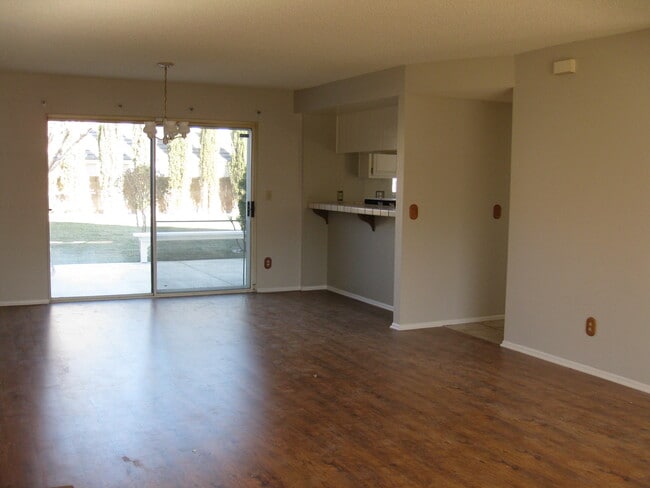 Photo - 253 E Avenue R2