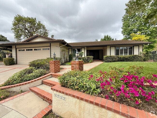 Building Photo - 4 Bedroom Home in Del Cerro with SOLAR!!