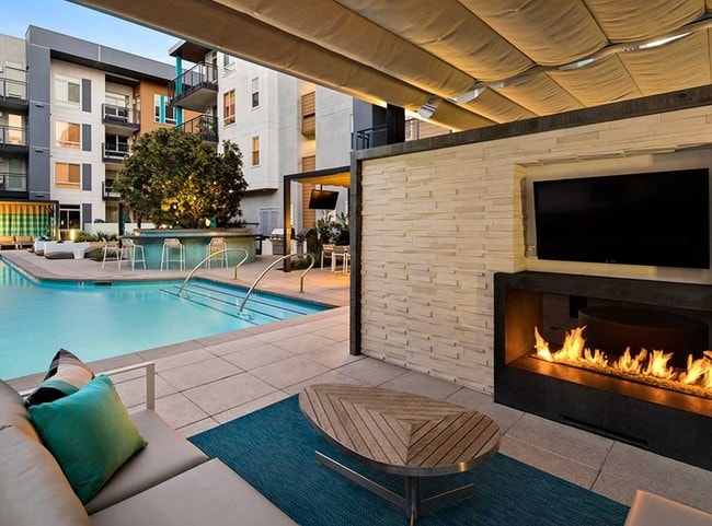 Outdoor Fireplace - AMLI Uptown Orange